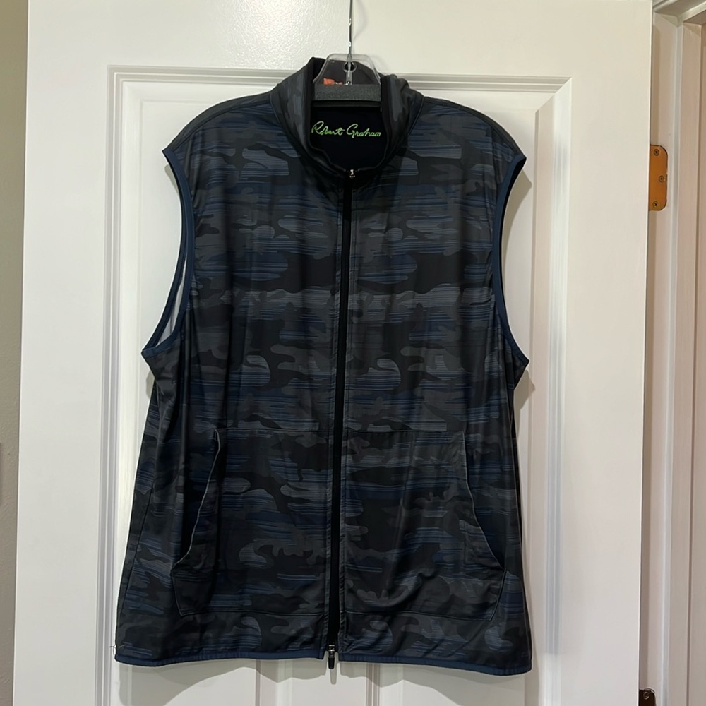 Robert Graham Men’s zip up vest navy camo size XL